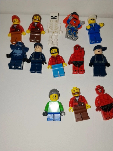 Ten lego minifigure bundle - ten,